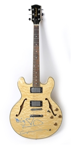 Oasis 2010s Noel Gallagher Autographed Richwood Entertainer Series Guitar